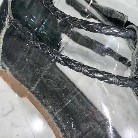 Naughty Monkey Sandals - Picture 4 of 7